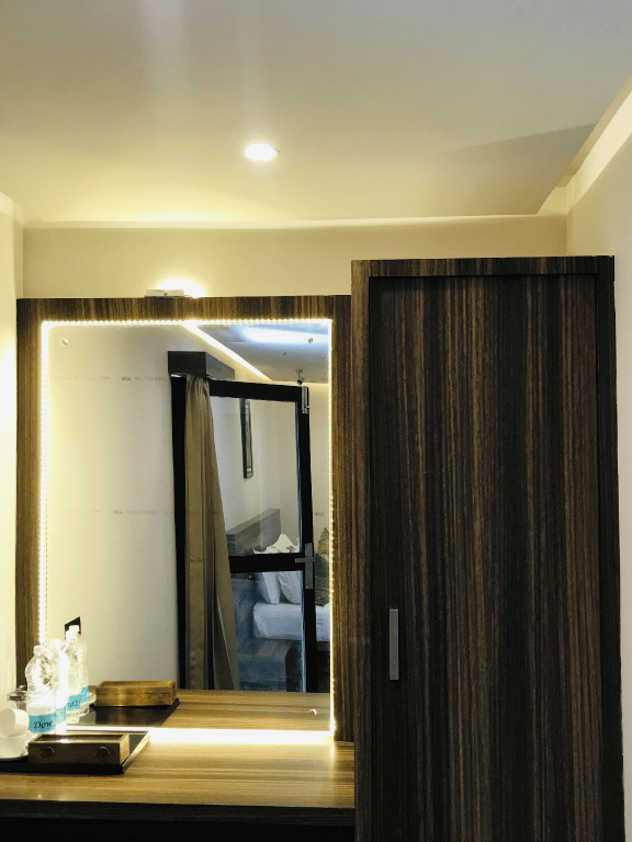 Room image 5